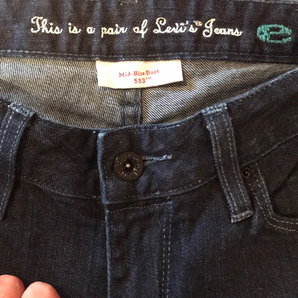 ⭐️ Levi’s 553 NWOT Mid Rise Boot Cut Jeans ⭐️ - Picture 5 of 6